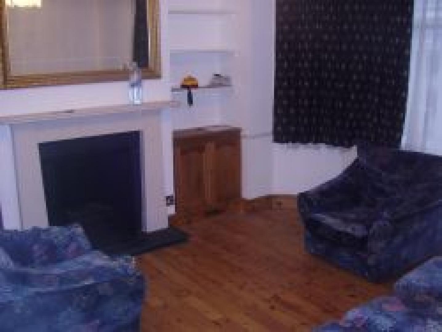 			2 Bedroom, 1 bath, 1 reception Semi-Detached House			 Avondale Road, FINCHLEY CENTRAL N3